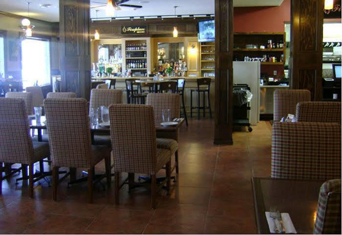 Talbot Trail Inn & Suites Лимингтон Экстерьер фото