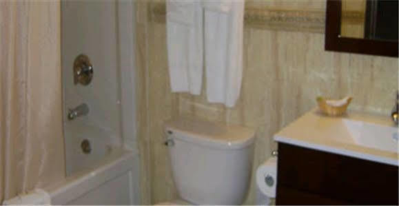 Talbot Trail Inn & Suites Лимингтон Экстерьер фото